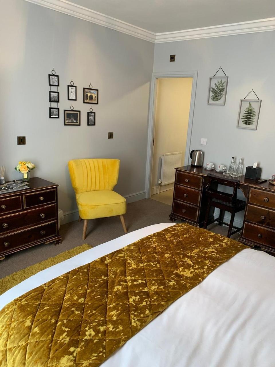 The City Hotel Durham Room photo